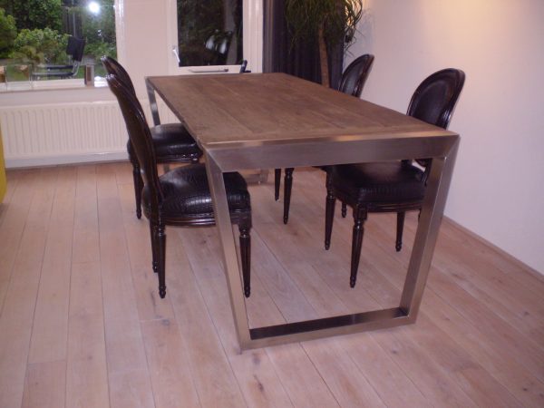 RVS meubel eettafel met hout